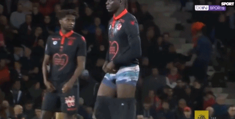 5分钟闪击马赛，圣吉罗斯收获建队128年首个欧冠主场进球（仅用5分钟攻陷马赛，圣吉罗斯斩获队史128年首个欧冠主场进球）