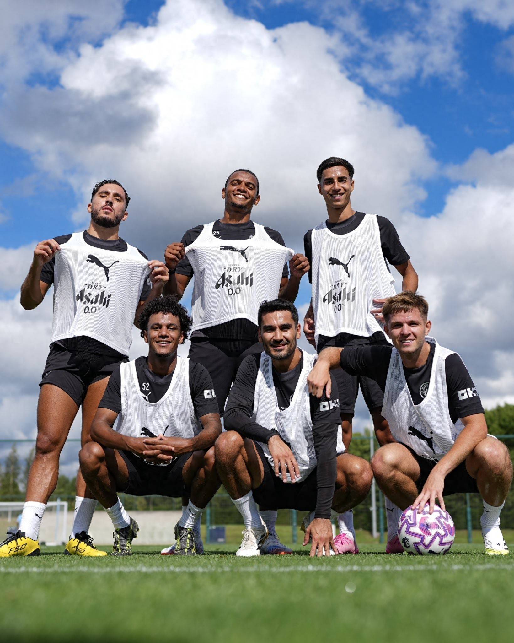 狼队14轮仅积2分排名英超垫底，上赛季曾双杀曼联（从双杀曼联到14轮仅2分：狼队跌至英超末席）