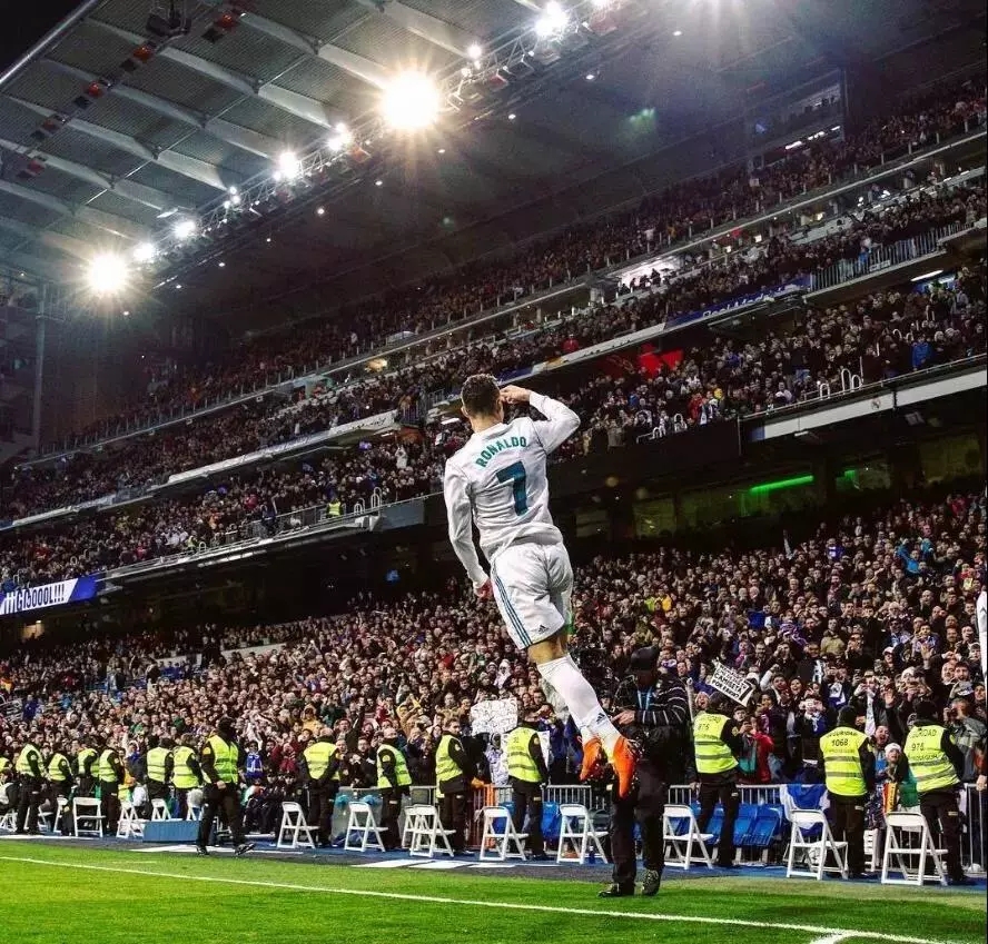 赖特：贝林厄姆让某些人害怕，外界没准备好迎接这种黑人巨星（赖特：贝林厄姆令部分人不安，外界尚未准备好迎接这样的黑人巨星）