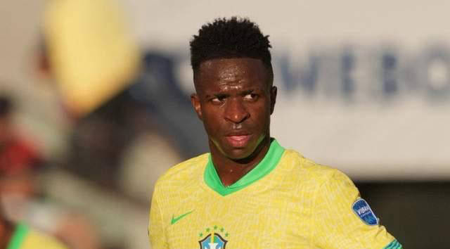 B费获评9.3分+加冕MVP：无敌双响炮+大师级挑传助攻，太丝滑了