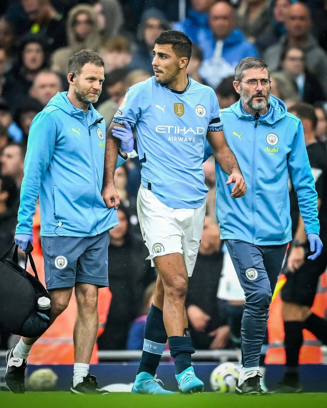 勇记：格林赛后穿着保护靴，但预计下一场仍可带伤出战