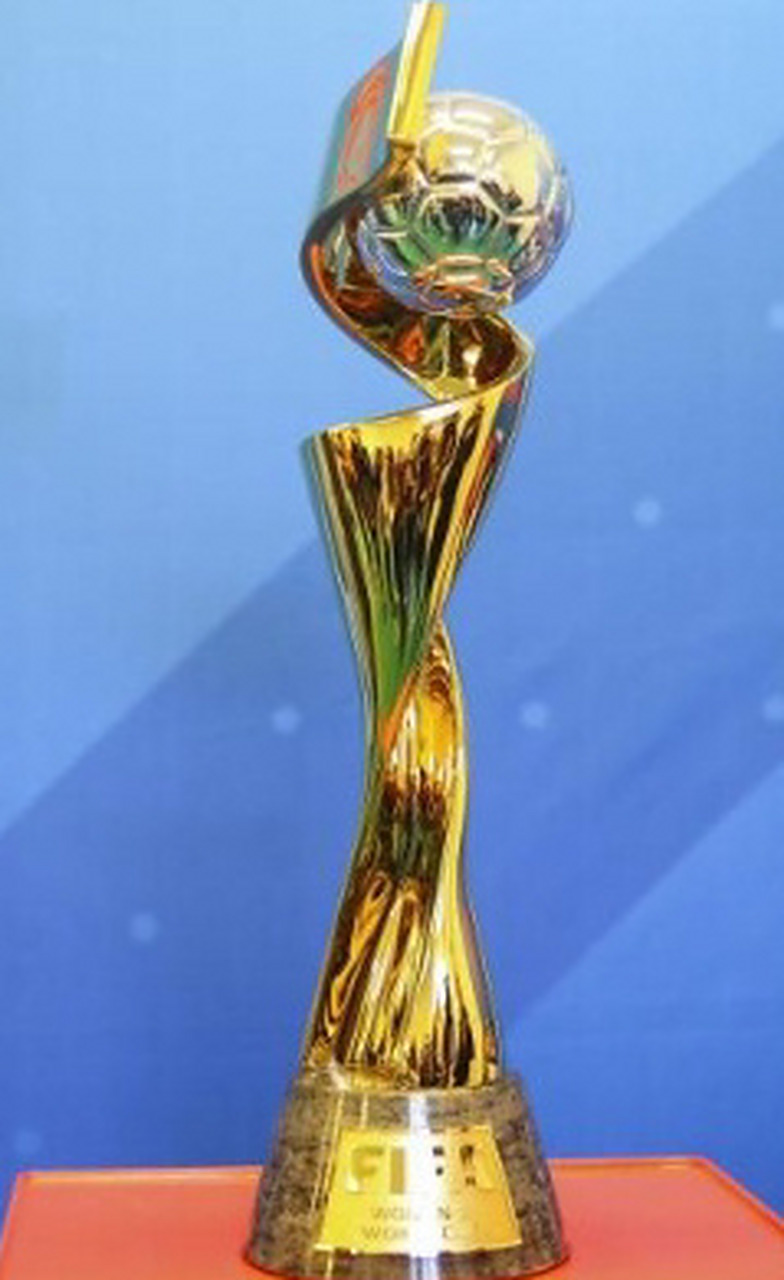 2025年成都混合团体世界杯第二阶段八强赛，国乒以8-2战胜法国队，六连胜，莎头组合和王曼昱分别赢得两盘比赛。