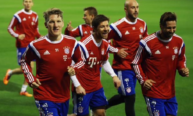 本泽马评选历史最佳阵容：