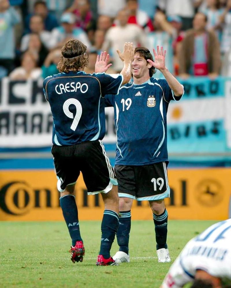 欧洲杯历史最佳阵容评选