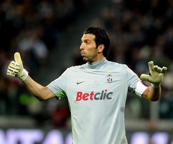 惊险战平副班长，拜仁本赛季主场全胜战绩被终结（拜仁惊险平副班长，主场全胜纪录止步）