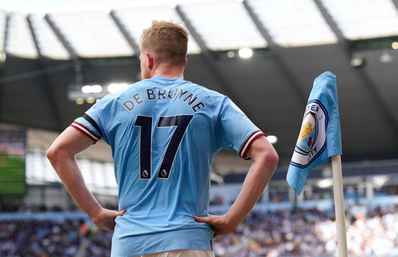 备受关注！74611名球迷现场观战英格兰女足vs中国女足的友谊赛